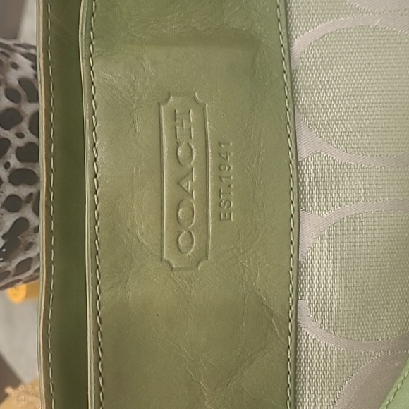 Coach Zoe Signature Large Convertible Hobo Handbag Green - Picture 4 of 10